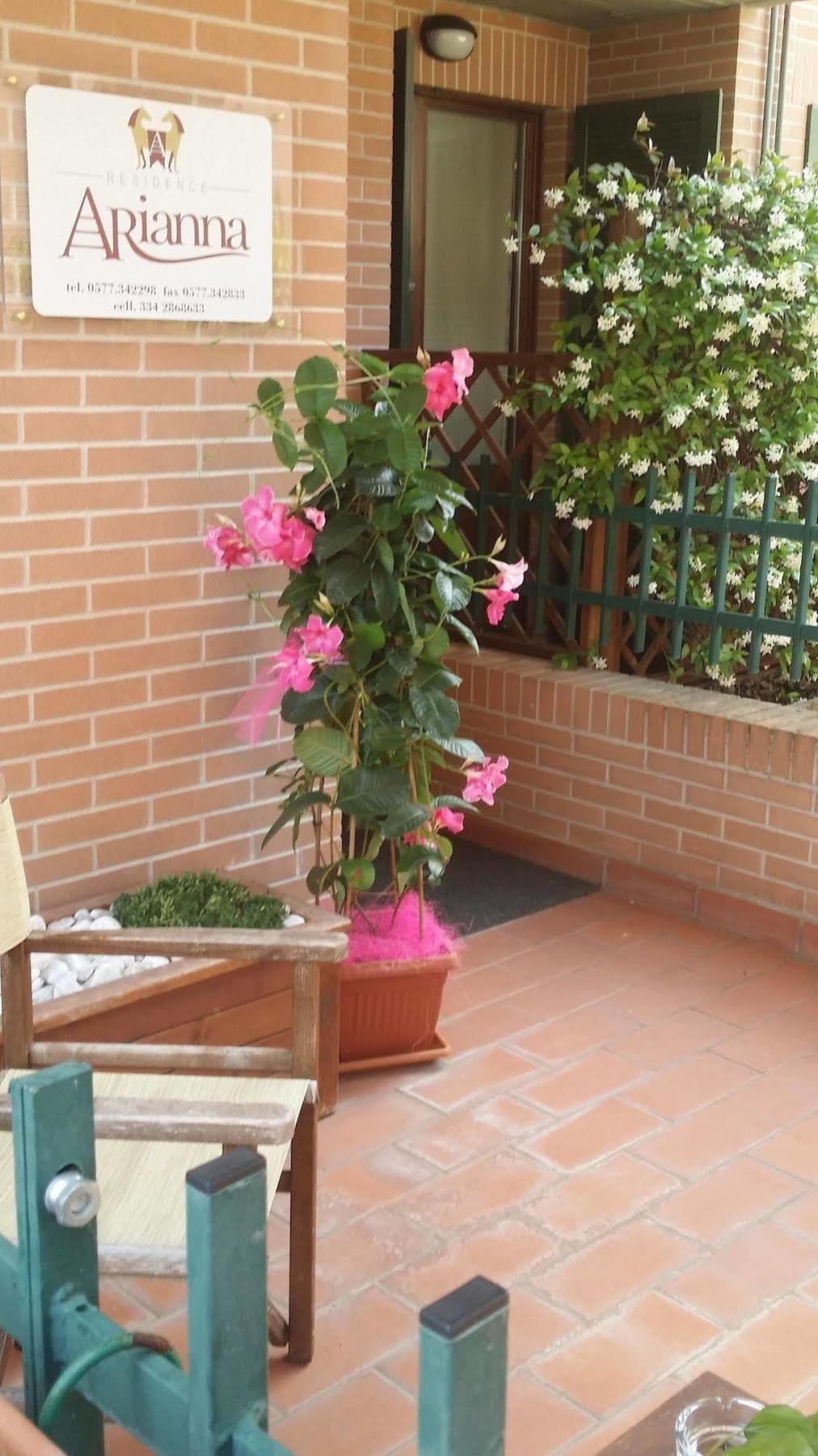 Residence Arianna Rosia Exteriér fotografie